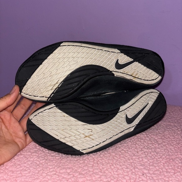 Nike Black and Gray High-Top Shoes - Picture 7 of 7